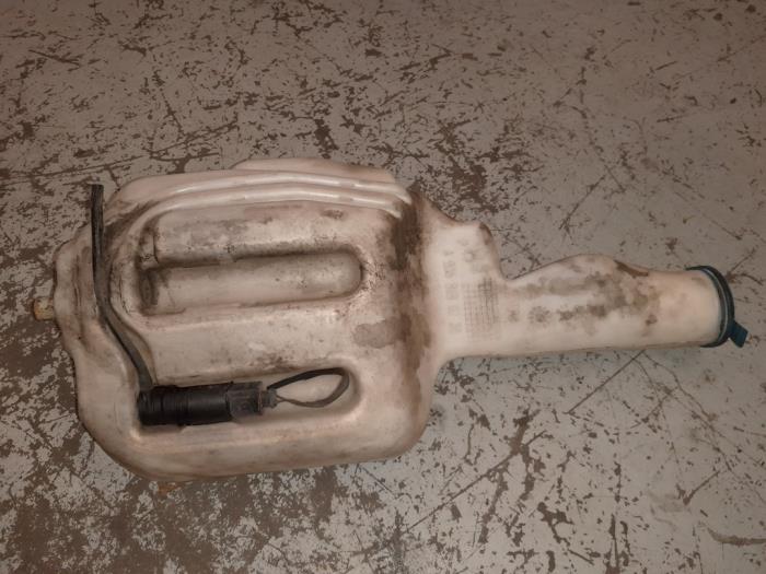 Mercedes Sprinter Ruitensproeiertank voor