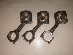 Gebruikte Zuiger Volkswagen Transporter/Caravelle T5 1.9 TDi Prijs € 145,00 Margeregeling aangeboden door A.T.S. van de Wiel