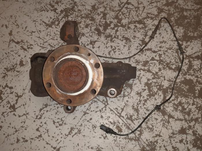 Mercedes Sprinter Fusee links-voor