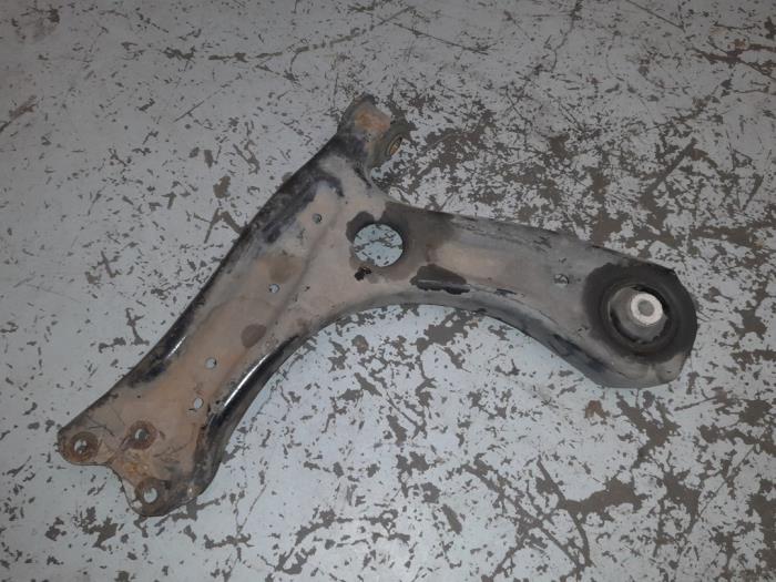 Volkswagen Polo Draagarm links-voor