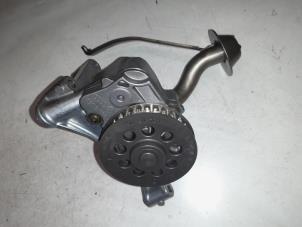 Gebruikte Oliepomp Volkswagen Crafter Prijs € 40,00 Margeregeling aangeboden door A.T.S. van de Wiel