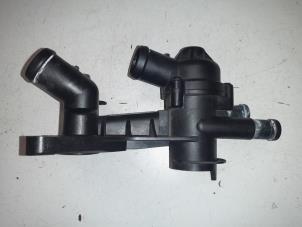 Gebruikte Thermostaathuis Volkswagen Polo V (6R) 1.2 12V Prijs € 30,00 Margeregeling aangeboden door A.T.S. van de Wiel