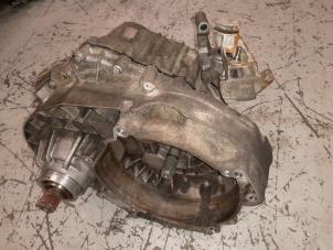 Gebruikte Versnellingsbak Volkswagen Transporter T5 2.5 TDi Prijs € 975,00 Margeregeling aangeboden door A.T.S. van de Wiel