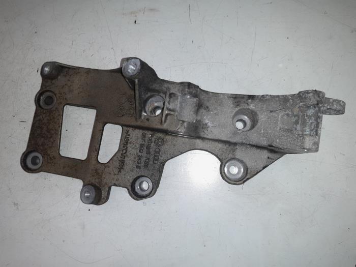 Seat Leon Dynamosteun boven