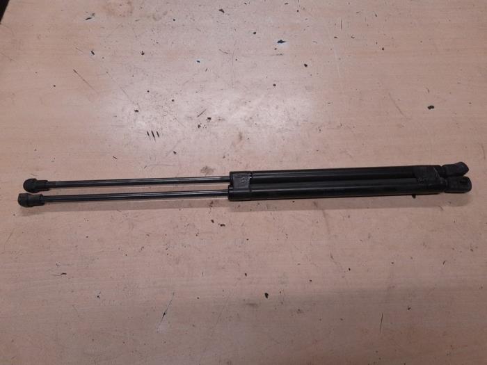 Seat Leon Gasdemper links-achter