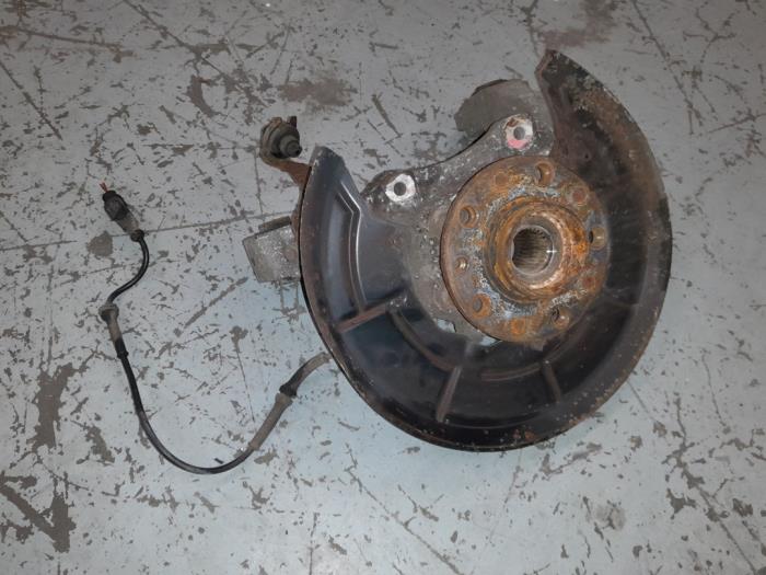 Alfa Romeo 159 Fusee links-achter