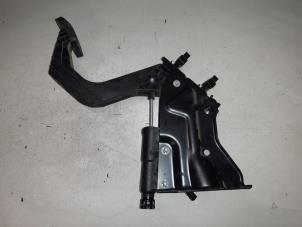 Gebruikte Koppelingspedaal Mercedes Sprinter 3,5t (906.63) 314 CDI 16V Prijs € 30,00 Margeregeling aangeboden door A.T.S. van de Wiel