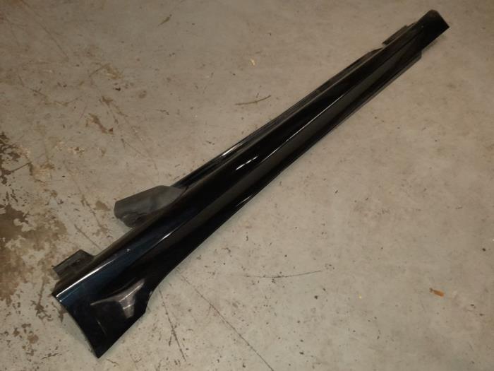 BMW 5-Serie Zijskirt links