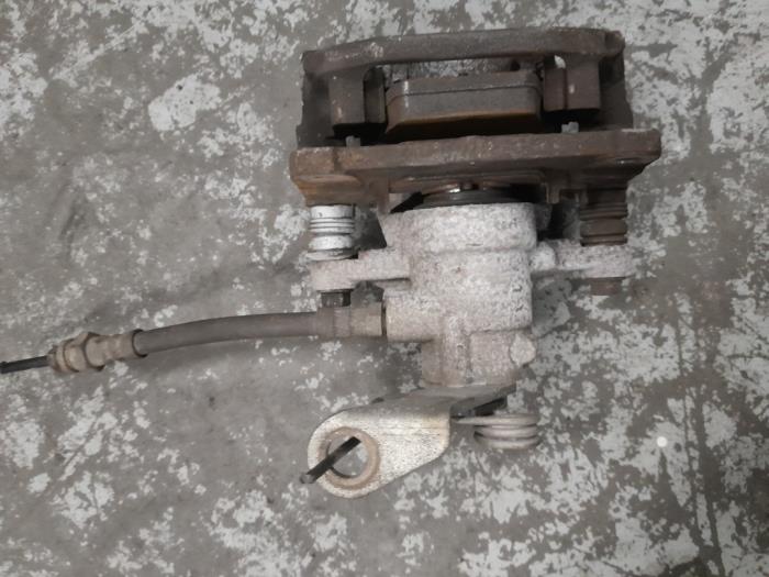 Alfa Romeo Mito Remklauw (Tang) links-achter