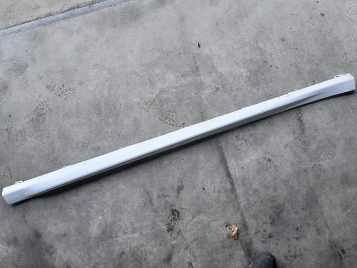 Alfa Romeo Giulietta Zijskirt links