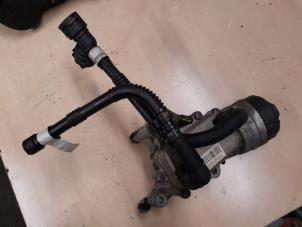 Gebruikte Oliefilterhuis Alfa Romeo Giulietta (940) 1.6 JTDm 16V Prijs € 75,00 Margeregeling aangeboden door A.T.S. van de Wiel