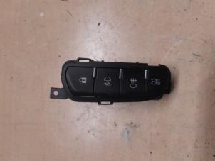 Gebruikte Mistlamp Schakelaar Alfa Romeo Giulietta (940) 1.75 TBI 16V QV Prijs € 65,00 Margeregeling aangeboden door A.T.S. van de Wiel