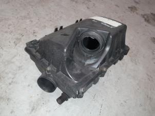 Gebruikte Luchtfilterhuis Fiat Croma (194) 1.9 D Multijet 16V Prijs € 75,00 Margeregeling aangeboden door A.T.S. van de Wiel