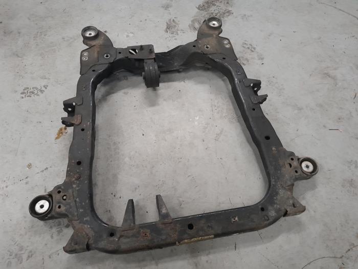 Subframe van een Fiat Croma (194) 1.9 D Multijet 16V 2006