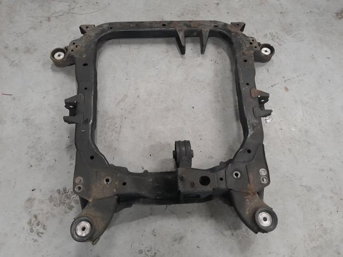 Subframe van een Fiat Croma (194) 1.9 D Multijet 16V 2006