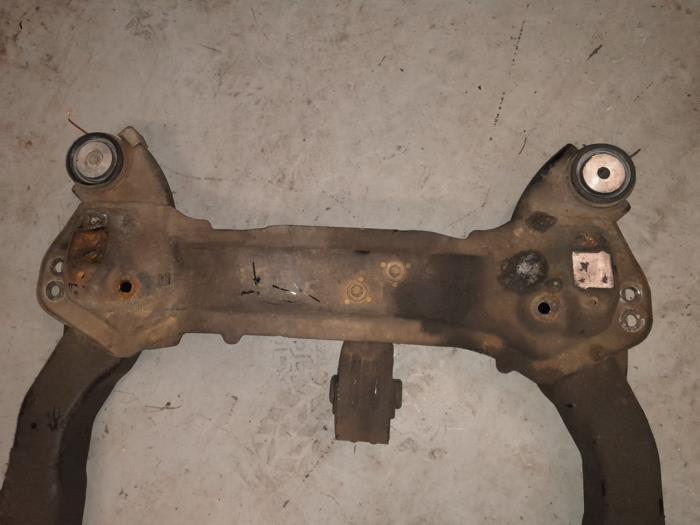 Subframe van een Fiat Croma (194) 1.9 D Multijet 16V 2006
