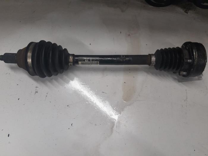 Volkswagen Polo Aandrijfas links-voor