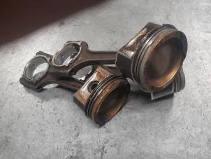 Gebruikte Zuiger Alfa Romeo MiTo (955) 1.4 Multi Air 16V Prijs € 125,00 Margeregeling aangeboden door A.T.S. van de Wiel