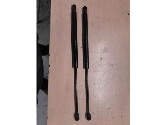 Audi RS6 Set Gasdempers Achterklep