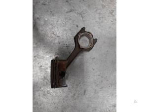 Gebruikte Zuiger Alfa Romeo 159 Sportwagon (939BX) 1.8 MPI 16V Prijs € 40,00 Margeregeling aangeboden door A.T.S. van de Wiel