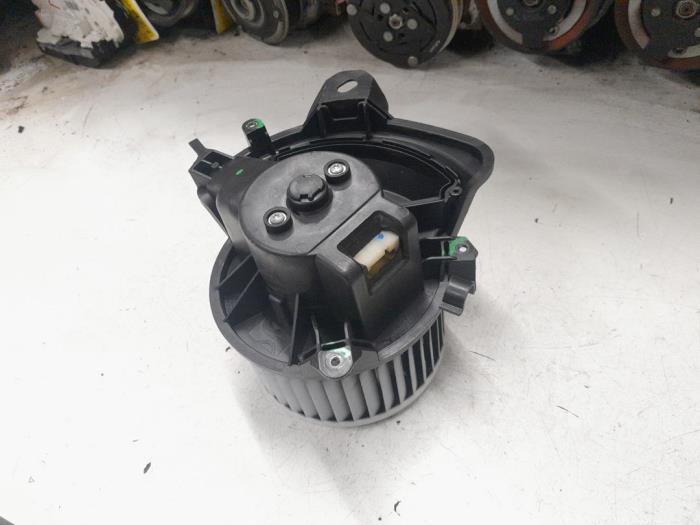 Fiat Punto Grande Kachel Ventilatiemotor