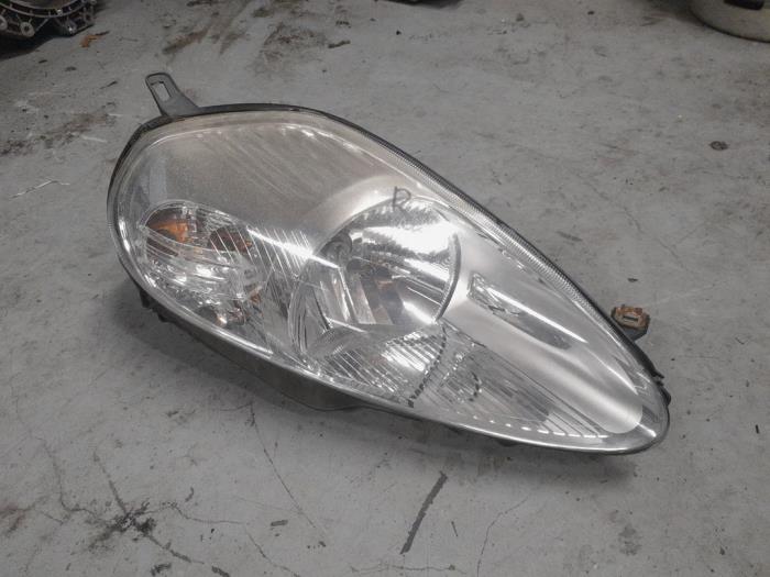 Fiat Punto Grande Koplamp rechts