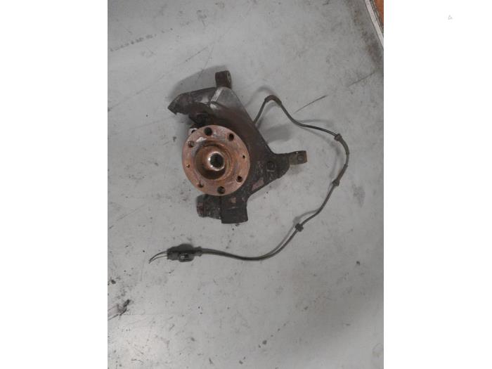 Fiat Punto Grande Fusee links-voor