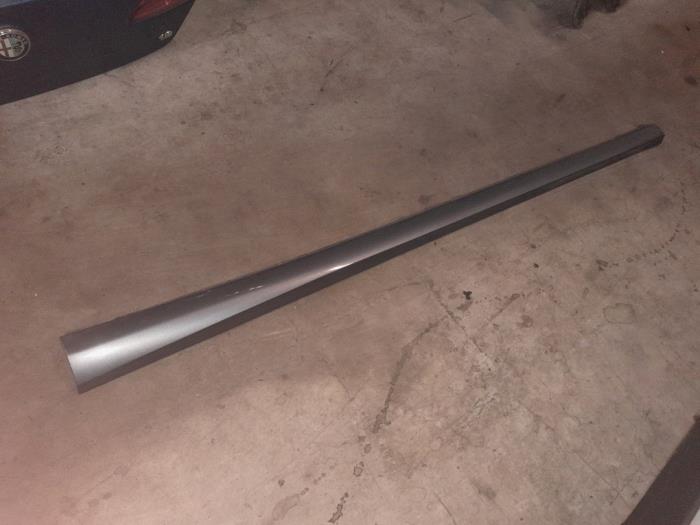 Audi A3 Zijskirt links