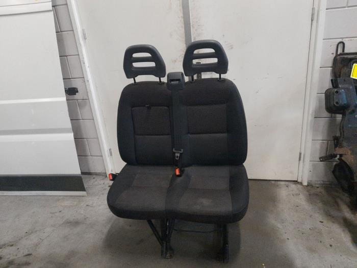Peugeot Boxer Bank links-voor