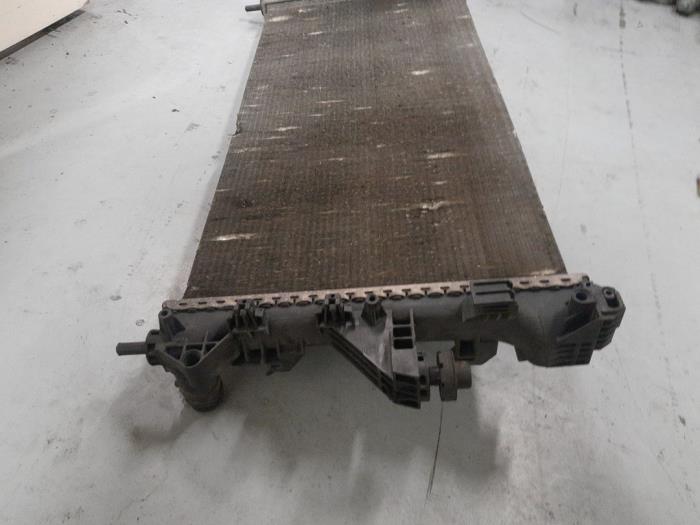 Radiateur van een Peugeot Boxer (U9) 2.2 HDi 130 Euro 5 2015