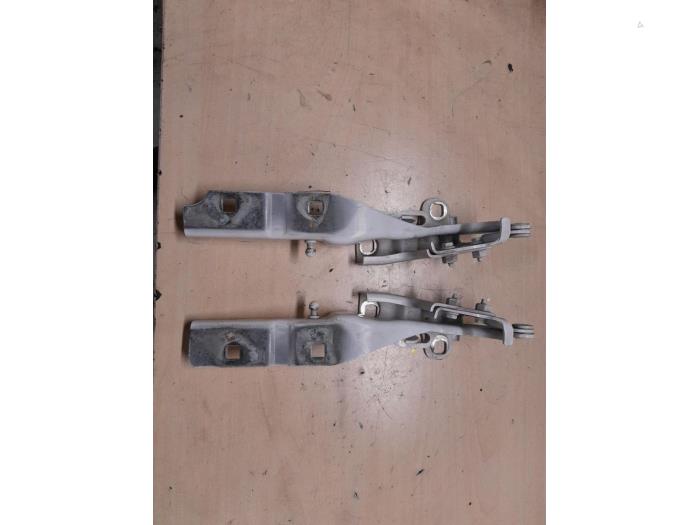 Alfa Romeo Giulietta Motorkap Scharnier