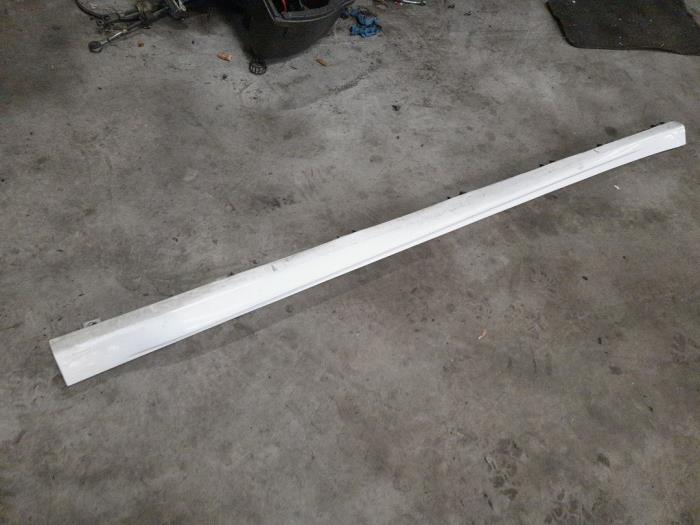 Alfa Romeo Giulietta Zijskirt links