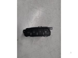 Gebruikte Mistlamp Schakelaar Alfa Romeo Giulietta (940) 1.4 TB 16V MultiAir Prijs € 65,00 Margeregeling aangeboden door A.T.S. van de Wiel