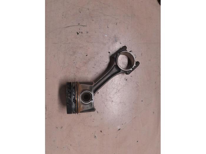 Gebruikte Zuiger Volkswagen Polo VI (AW1) 1.6 TDI 16V 95 Prijs € 65,00 Margeregeling aangeboden door A.T.S. van de Wiel