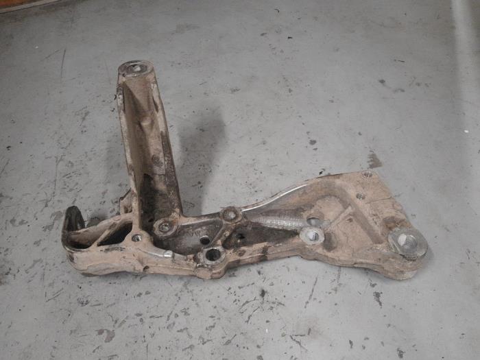 Volkswagen Caddy Draagarm rechts-voor