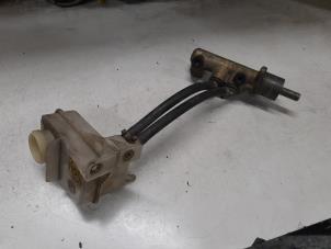 Gebruikte Hoofdremcilinder Alfa Romeo 166 3.0 V6 24V Prijs € 65,00 Margeregeling aangeboden door A.T.S. van de Wiel