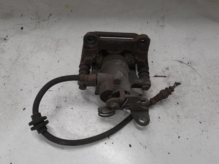 Alfa Romeo 156 Remklauw (Tang) links-achter