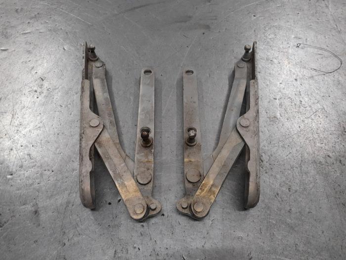 Alfa Romeo 166 Kofferdeksel Scharnier