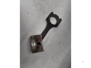 Gebruikte Zuiger Volkswagen Polo V (6R) 1.2 12V Prijs € 75,00 Margeregeling aangeboden door A.T.S. van de Wiel