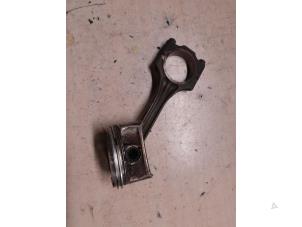 Gebruikte Zuiger Volkswagen Polo V (6R) 1.2 12V Prijs € 75,00 Margeregeling aangeboden door A.T.S. van de Wiel