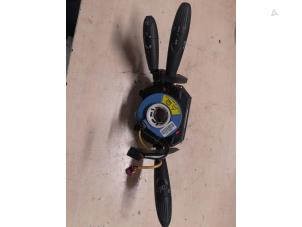 Gebruikte Combischakelaar Stuurkolom Fiat 500C (312) 1.2 69 Prijs € 275,00 Margeregeling aangeboden door A.T.S. van de Wiel