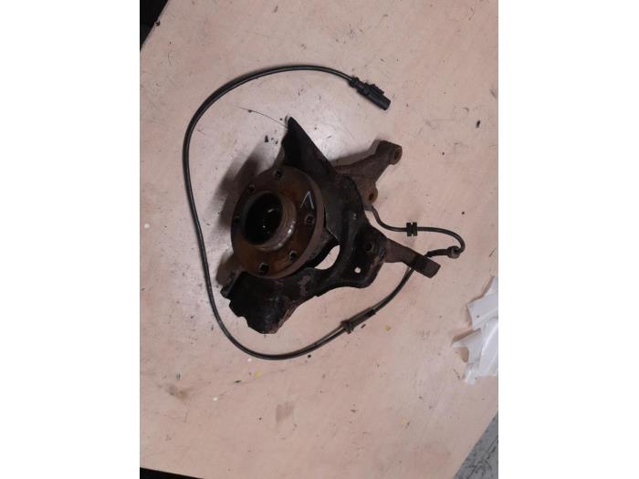 Fiat Punto Fusee links-voor