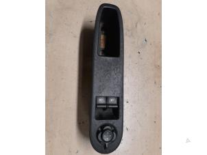 Gebruikte Combischakelaar ramen Alfa Romeo 159 (939AX) 2.2 JTS 16V Prijs € 65,00 Margeregeling aangeboden door A.T.S. van de Wiel