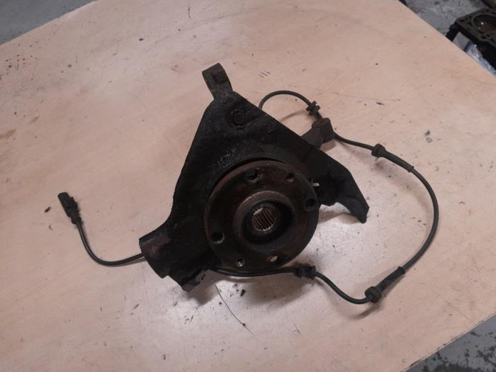 Lancia Y(Psilon) Fusee rechts-voor