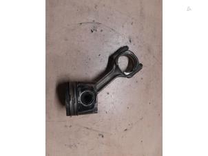 Gebruikte Zuiger Alfa Romeo Brera (939) 2.4 JTDM 20V Prijs € 40,00 Margeregeling aangeboden door A.T.S. van de Wiel