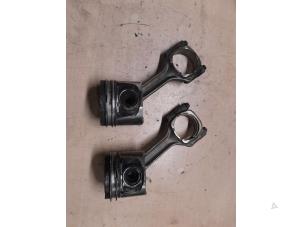 Gebruikte Zuiger Alfa Romeo Brera (939) 2.4 JTDM 20V Prijs € 80,00 Margeregeling aangeboden door A.T.S. van de Wiel