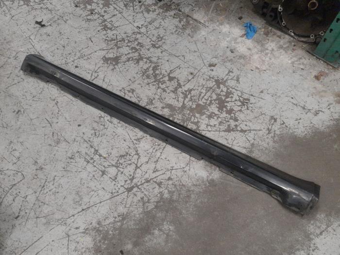 Fiat Punto Zijskirt rechts