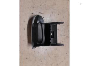 Gebruikte Asbak voor Fiat Punto II (188) 1.4 16V Prijs € 20,00 Margeregeling aangeboden door A.T.S. van de Wiel