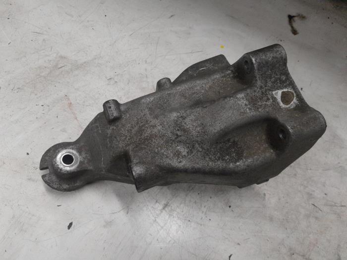 Mercedes Sprinter Motorsteun