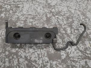 Gebruikte Kleppendeksel Volkswagen Golf V (1K1) 2.0 FSI 16V 4Motion Prijs € 45,00 Margeregeling aangeboden door A.T.S. van de Wiel